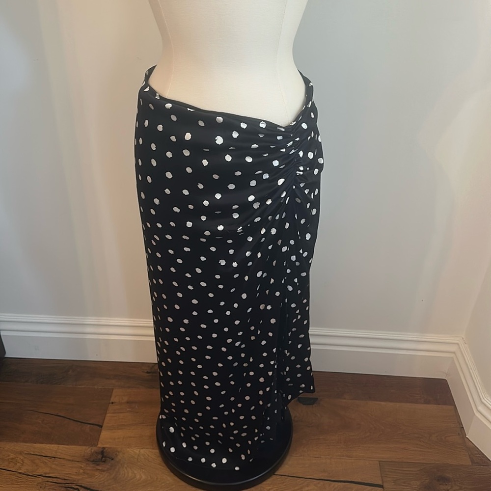 🖤 Zara Black and White Satin Maxi Skirt M